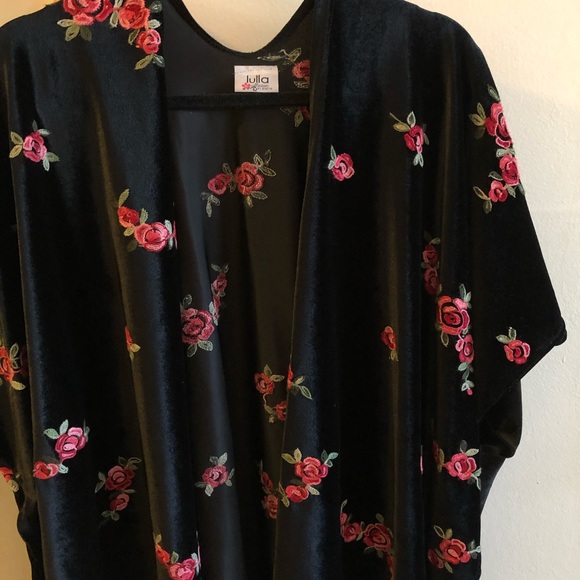 Rose Shall 🌹 - Picture 3 of 4